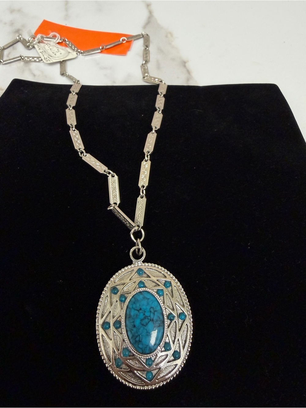 Silver Tone metal necklace w/ faux turquoise pendant